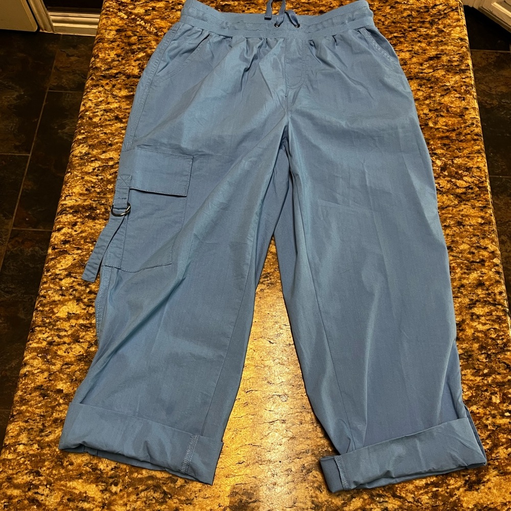 NWOT! Blue elastic capri pants (s)